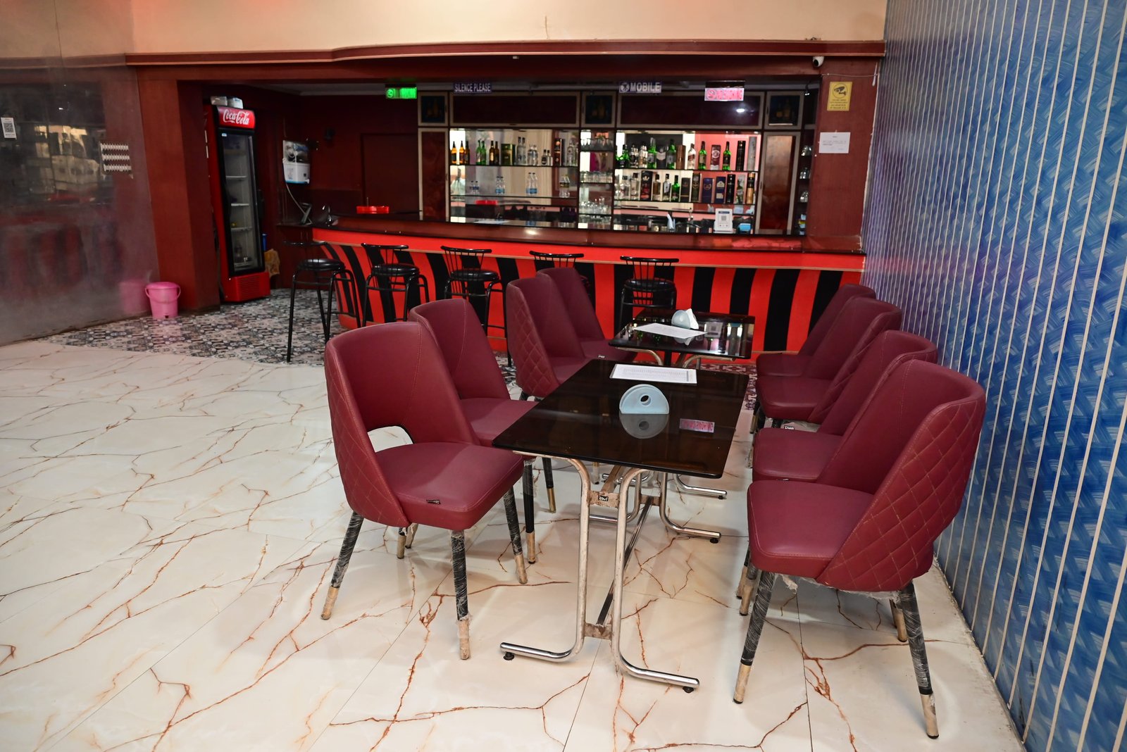 Bar cum Restaurant