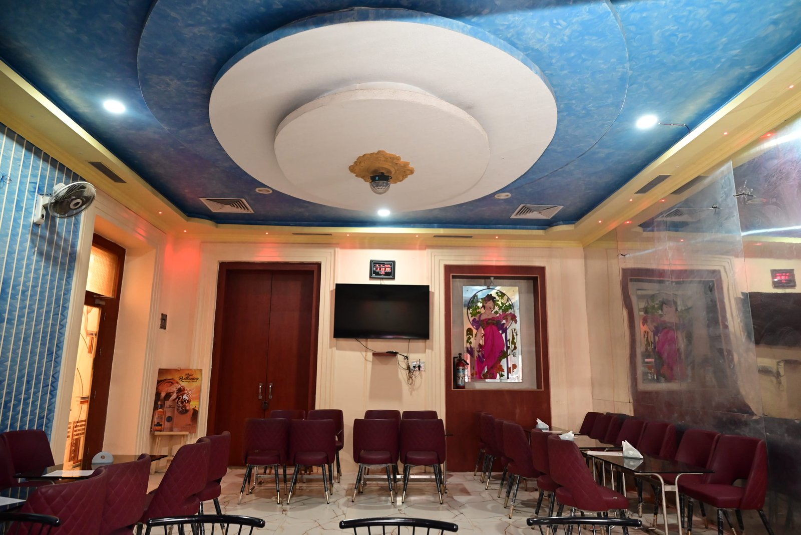 Bar cum Restaurant